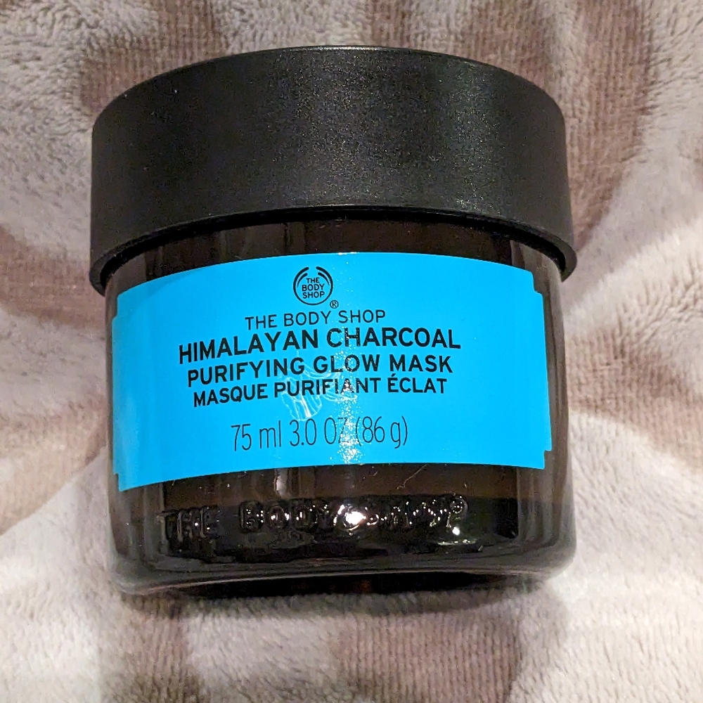 The Body Shop Himalayan Charcoal Purifying Glow Mask